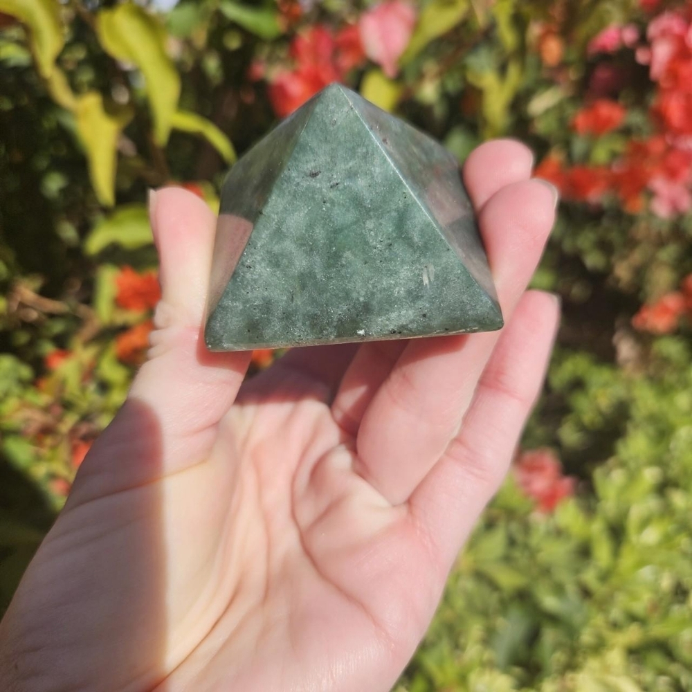 Jade Pyramid Crystal - Picture 3 of 4